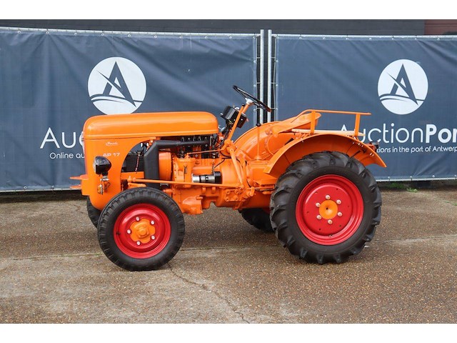 Oldtimer tractor allgaier porsche ap17 diesel 18pk 1951 (marge) - afbeelding 1 van  1