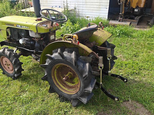 Oldtimer tractor - afbeelding 12 van  18