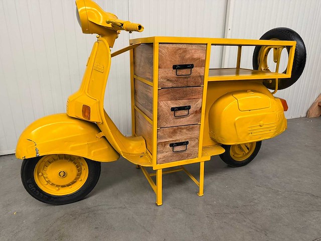 Oldtimer vespa - barmeubel - afbeelding 1 van  7