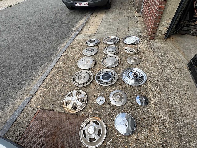 Oldtimer wieldeksels - part (18x) - afbeelding 3 van  5