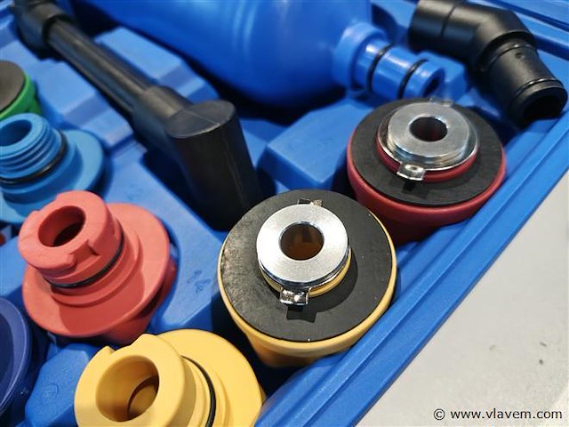 Olie vultrechter adapterset 15 delig - afbeelding 2 van  8