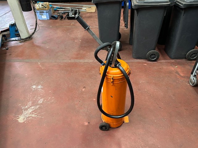 Oliepomp - afbeelding 1 van  3