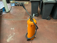 Oliepomp - afbeelding 1 van  3