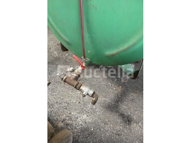 Olietank - afbeelding 8 van  9