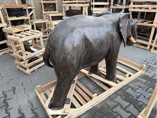 Olifant (fontein) - afbeelding 4 van  4