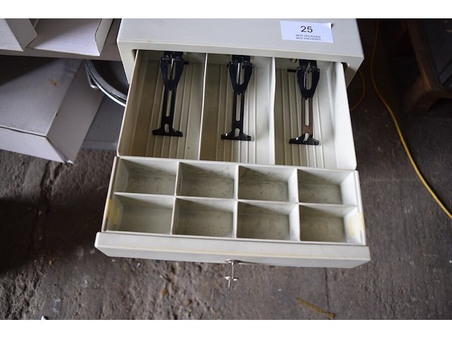Olivetti kassa e cr 5100 met kassalade 220v - afbeelding 3 van  3
