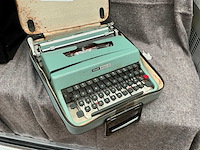 Olivetti lettera 32 tijpmachine - afbeelding 1 van  3
