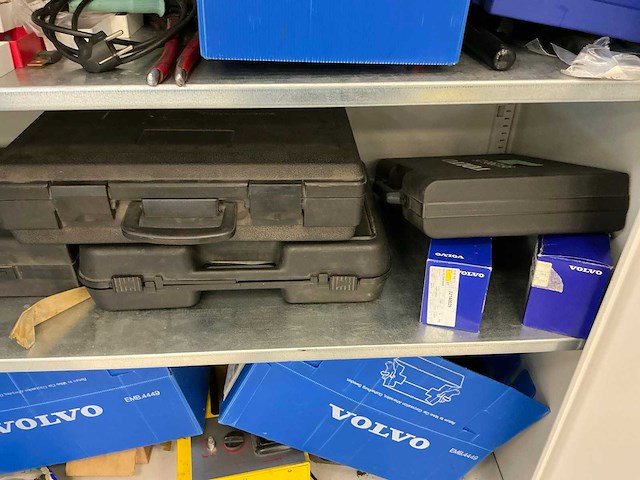 Olssen dossierkast met inhoud volvo schema’s (4x) - afbeelding 35 van  36