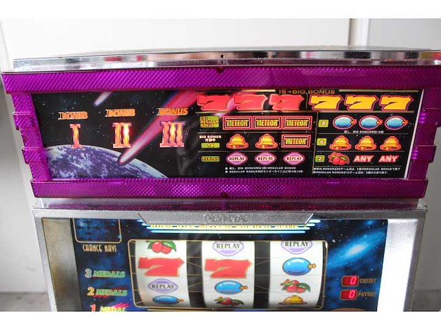 Olympia - red meteor - speelautomaat - afbeelding 3 van  4