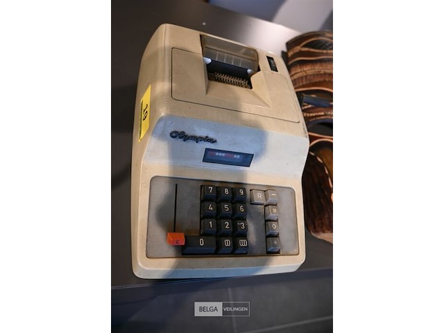 Olympia tafelrekenmachine - afbeelding 1 van  1