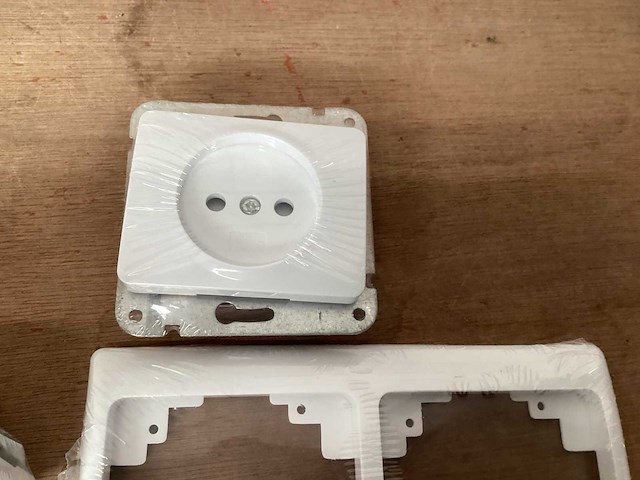 Olympic dimmer met stopcontact en afdekraam, complete set (59x) - afbeelding 5 van  5