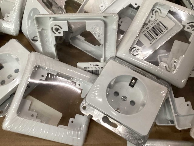 Olympic mix kavel stopcontacten en inbouwframes dubbel (100x) - afbeelding 2 van  5