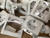 Olympic mix kavel stopcontacten en inbouwframes dubbel (100x) - afbeelding 2 van  5