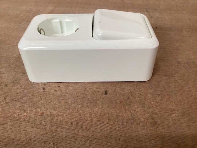 Olympic schakelaar + ra stopcontact (200x) - afbeelding 4 van  5