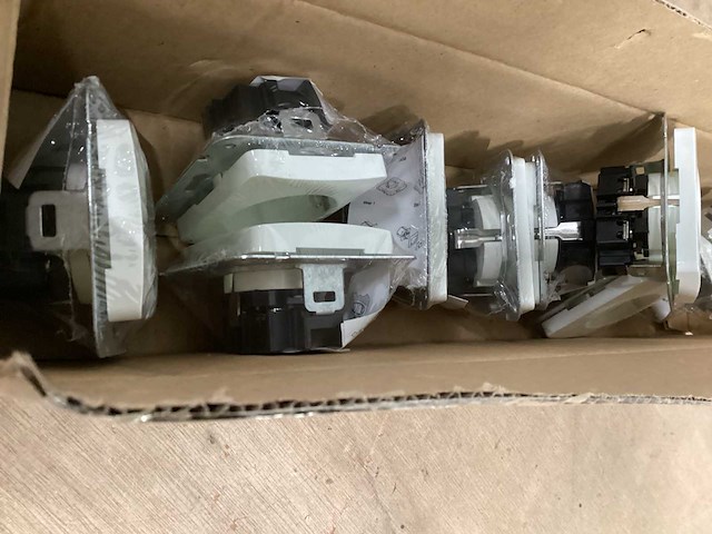 Olympic wandcontactdoos inbouw wit enkel (290x) - afbeelding 5 van  5