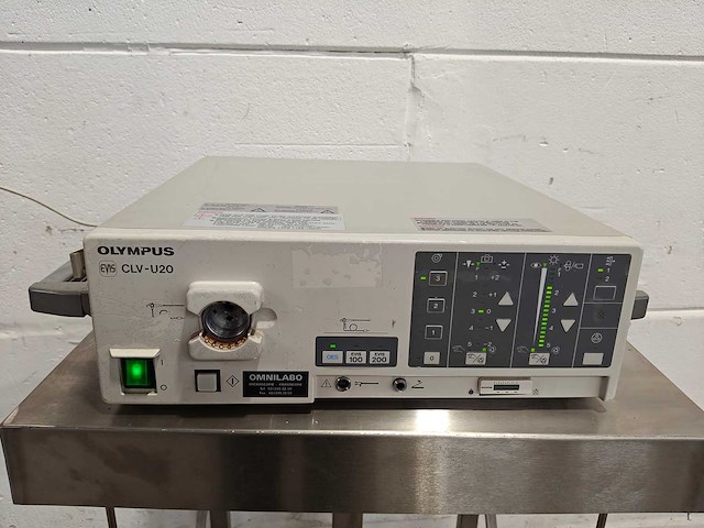 Olympus - clv-u20 - xenon light source - olympus – clv-u20 - afbeelding 1 van  8
