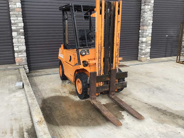 Om forklift - afbeelding 1 van  9