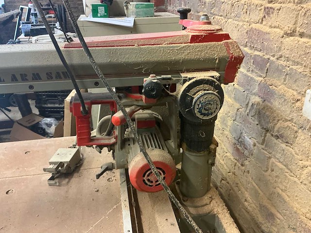 Omga radial arm saw radiaalafkortzaagmachine - afbeelding 6 van  12