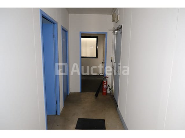 Omgebouwde kantoorcontainers - afbeelding 13 van  40