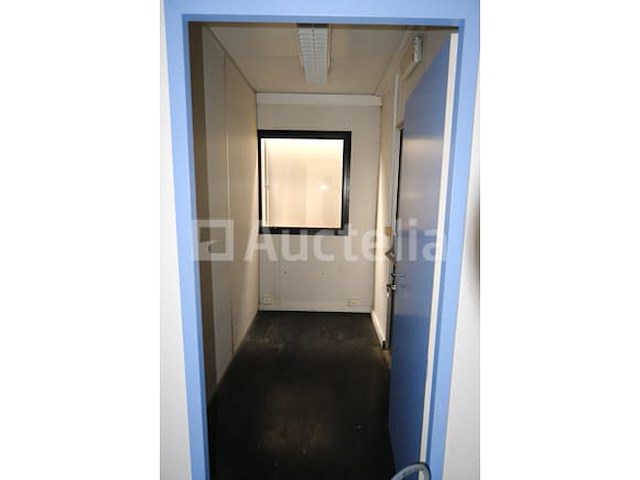 Omgebouwde kantoorcontainers - afbeelding 14 van  40