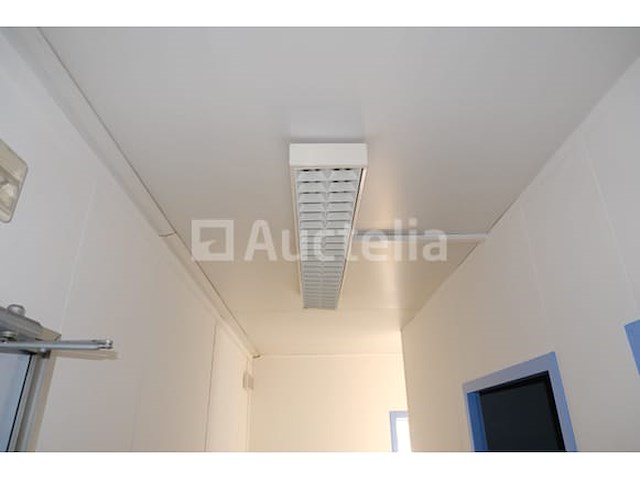 Omgebouwde kantoorcontainers - afbeelding 15 van  40
