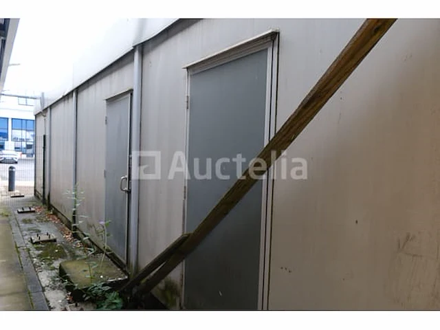 Omgebouwde kantoorcontainers - afbeelding 9 van  40