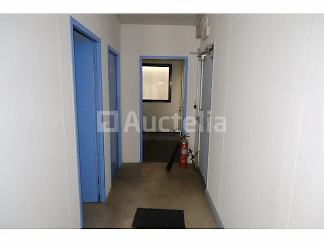 Omgebouwde kantoorcontainers - afbeelding 13 van  40