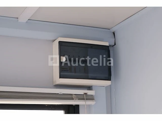 Omgebouwde kantoorcontainers - afbeelding 18 van  40
