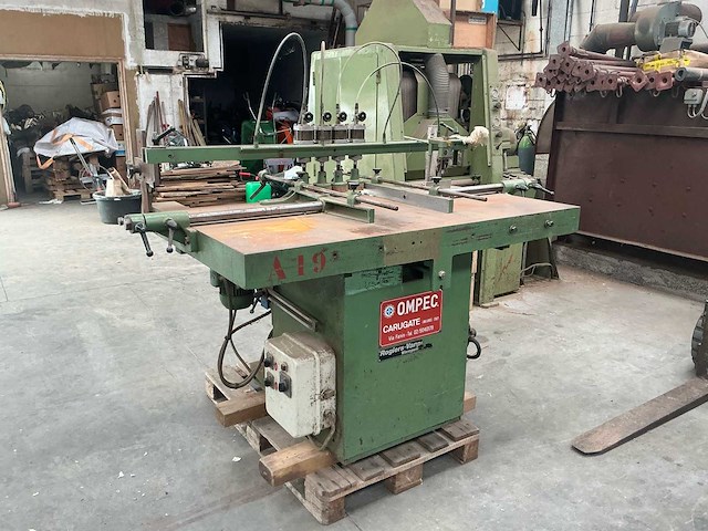Ompec horizontale meerspillige boormachine - afbeelding 1 van  12