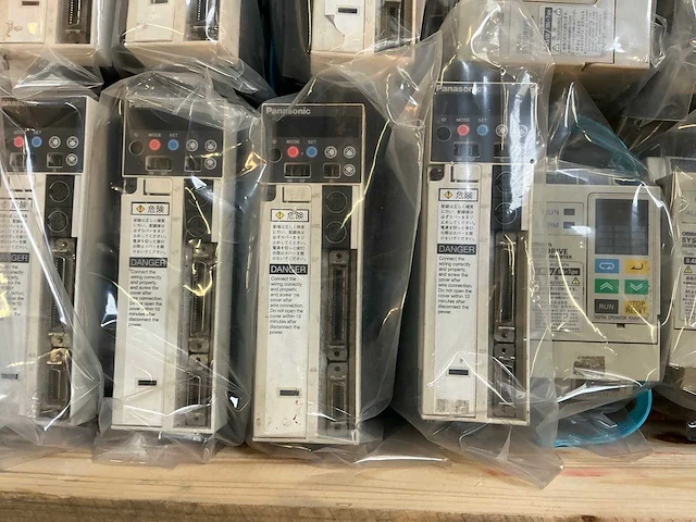 Omron en panasonic frequentieregelaar (83x) - afbeelding 2 van  5