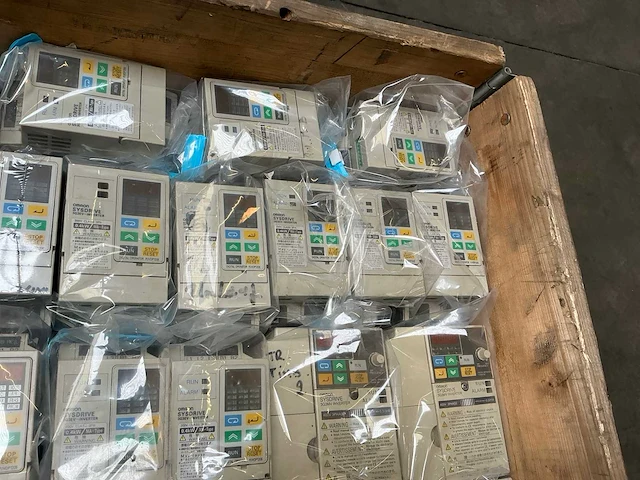 Omron frequentieregelaar (66x) - afbeelding 5 van  8