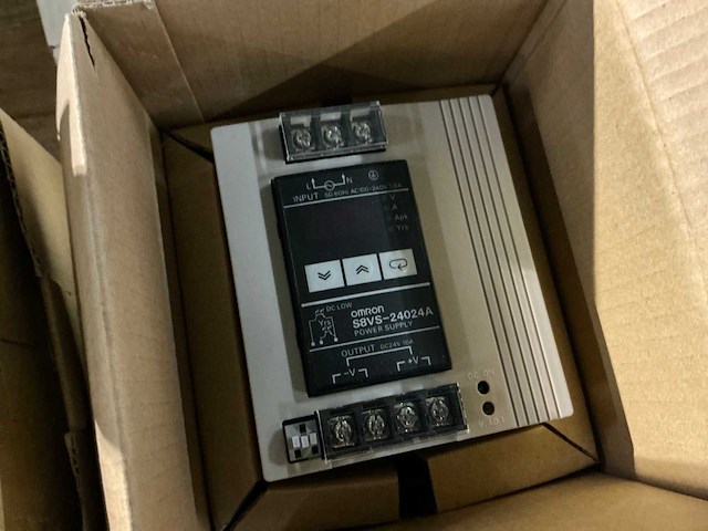 Omron power supply - afbeelding 1 van  2