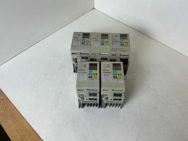 Omron sysdrive 3g3ev frequentieregelaar (5x) - afbeelding 1 van  5