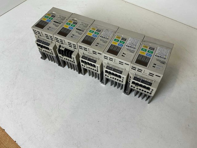 Omron sysdrive 3g3ev frequentieregelaar (5x) - afbeelding 3 van  4