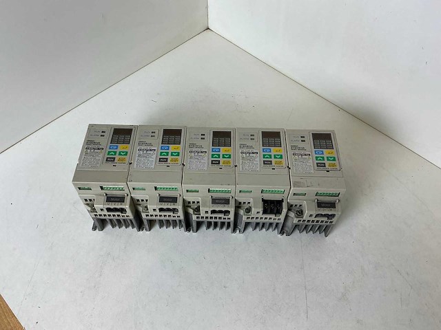 Omron sysdrive 3g3ev frequentieregelaar (5x) - afbeelding 1 van  5