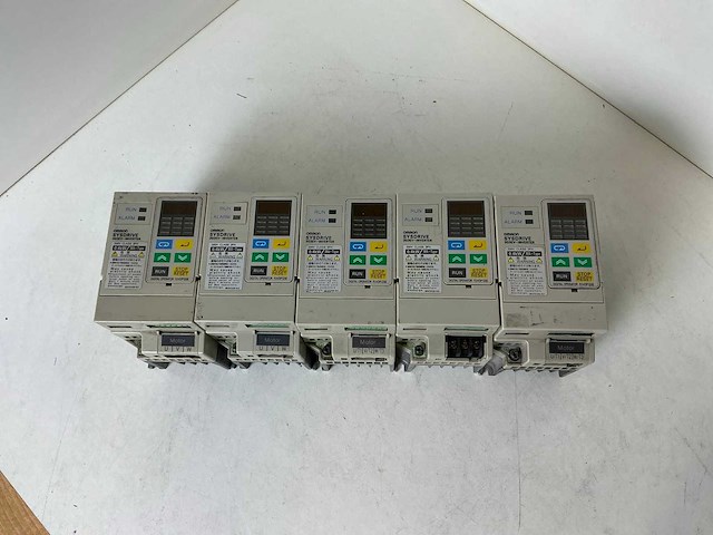 Omron sysdrive 3g3ev frequentieregelaar (5x) - afbeelding 2 van  5