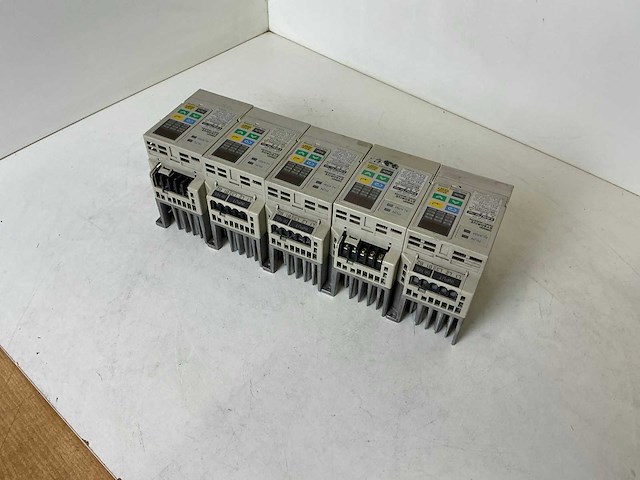 Omron sysdrive 3g3ev frequentieregelaar (5x) - afbeelding 5 van  5