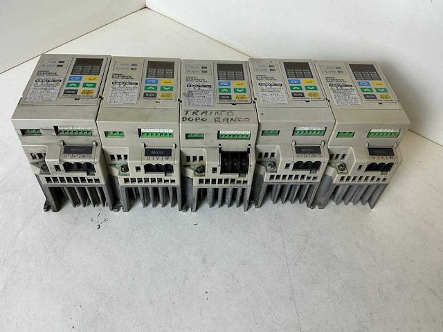 Omron sysdrive 3g3ev frequentieregelaar (5x) - afbeelding 4 van  5