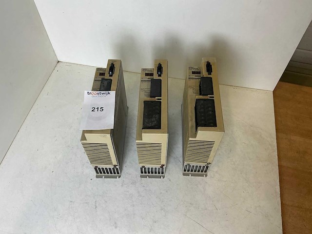 Omron sysdrive 3g3sv frequentieregelaar (3x) - afbeelding 1 van  8