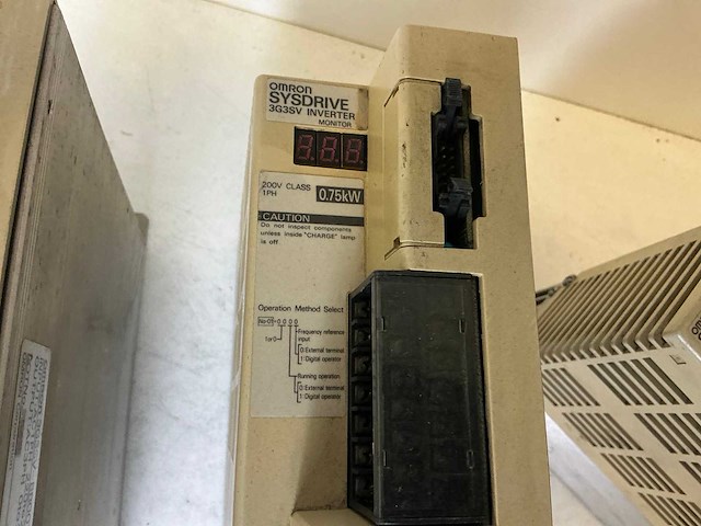 Omron sysdrive 3g3sv frequentieregelaar (3x) - afbeelding 4 van  8
