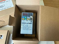 Omron varispeed v7 cimr-v7az20p4 frequentieregelaar (3x) - afbeelding 2 van  6