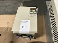 Omron varispeed v7 frequentieregelaar - afbeelding 1 van  4