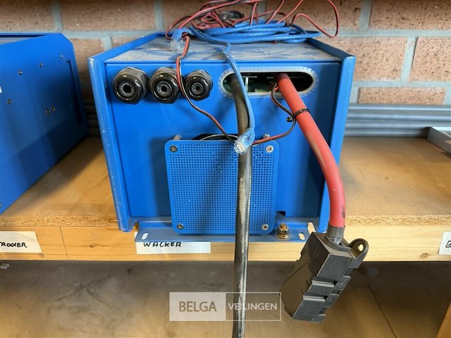 Omvormer multiplus - afbeelding 4 van  6
