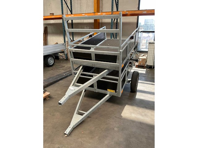 Onafgewerkte aanhangwagen - afbeelding 2 van  4