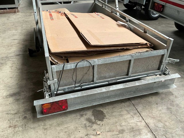 Onafgewerkte aanhangwagen - afbeelding 5 van  6