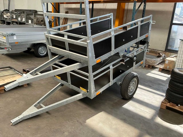 Onafgewerkte aanhangwagen - afbeelding 1 van  5