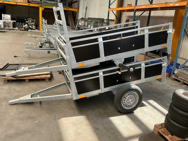 Onafgewerkte aanhangwagen - afbeelding 3 van  5