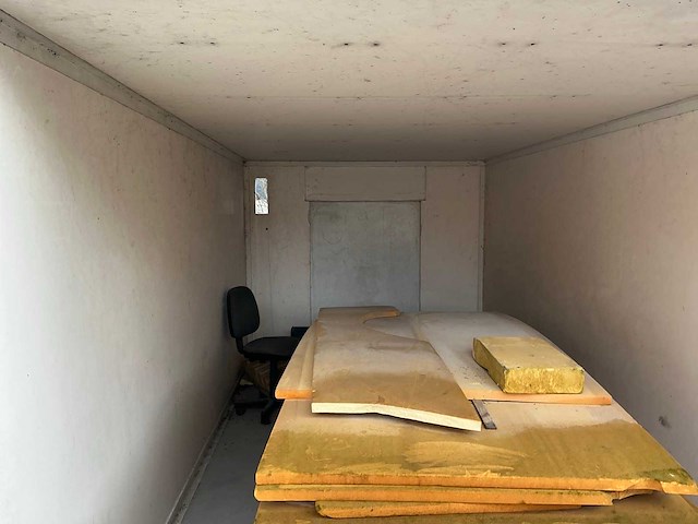 Onafgewerkte geïsoleerde container (2x) - afbeelding 4 van  7