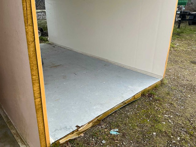 Onafgewerkte geïsoleerde container (2x) - afbeelding 5 van  7