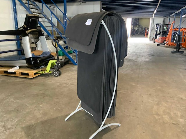 Onbekend aerobic matten 22 stuks crosstrainer - afbeelding 1 van  5